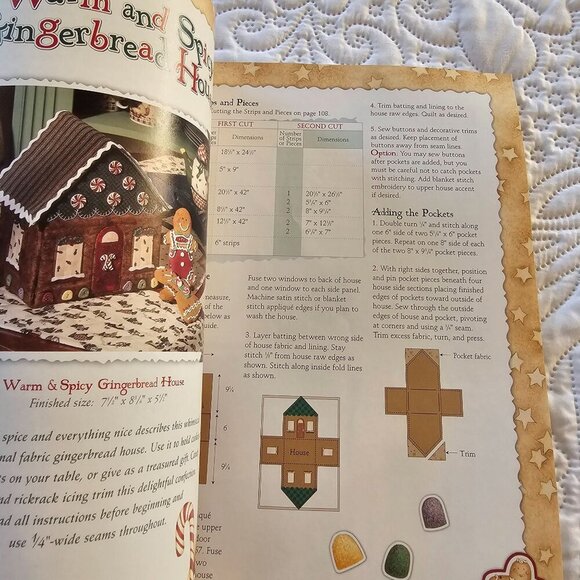 Debbie Mumm Quilts Santas Scrapbook Craft Book, 2001 Publication - Picture 6 of 7